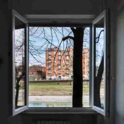 GuestHost - Parma Railway Station Lovely Apartment Rooms