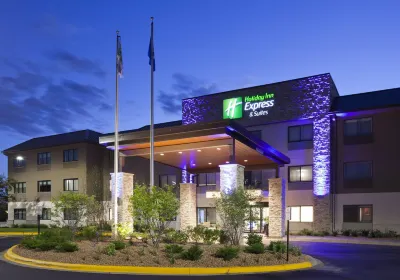 Holiday Inn Express & Suites Minneapolis (Golden Valley)