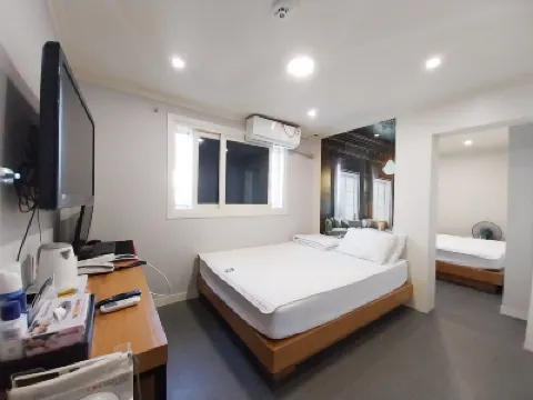 Busan Jaesongdong Zara โรงแรมใกล้ศูนย์การประชุมและจัดแสดงสินค้าปูซาน (BEXCO)