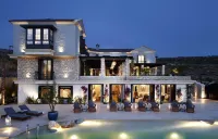 Alacatı Port Ladera Hotel - Adult Only - สระว่ายน้ำแบบอินฟินิตี้
