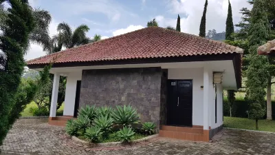 New Mountain Springs Hotel & Resort Hoteles en Cibogo