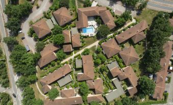 Appart'Hotel Garden & City - Marcy L'Etoile - Housity