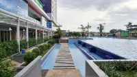 Cozy Stay at 2Br Green Pramuka Apartment Near Shopping Center فنادق في 
