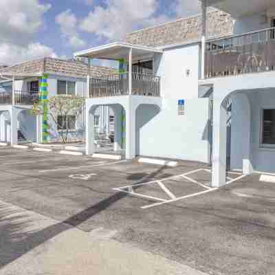 Twins Inn & Apartments Hotel Exterior
