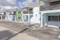 Twins Inn & Apartments - Parkplatz