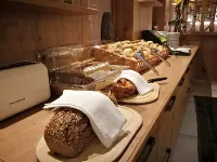 Hotel Alphof Alpbach - breakfast