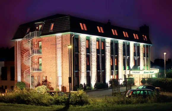 格林德主菜酒店