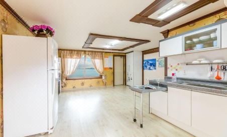 Sunrise Pension - Housity