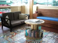 1 River Central Hostel