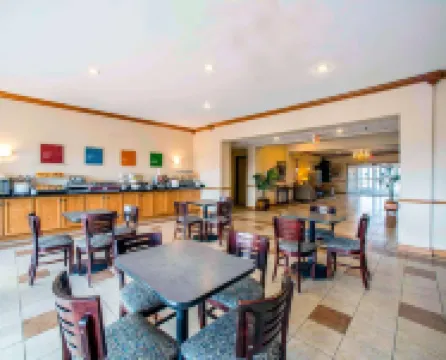 Comfort Inn & Suites Greenville I-70