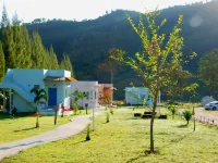 Rak Na Suan Pueng Resort Hotels near Alpaca Hill
