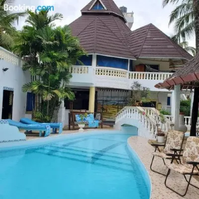 A Sentimental Villa with a Swimmingpool Near Beach