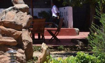 Falls Hippo Point Hotel - Housity