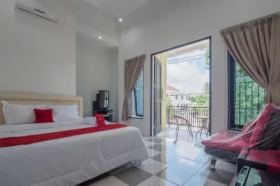 RedDoorz Near Sultan Thaha Airport Jambi Hotels in South Jambi