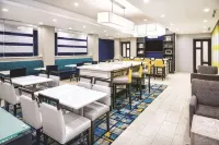 La Quinta Inn & Suites by Wyndham Odessa N. - Sienna Tower - Frühstück