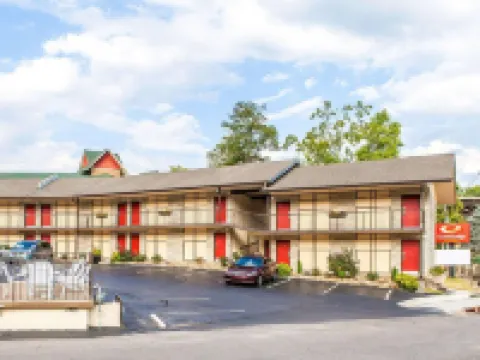 Econo Lodge Inn & Suites on the River Hotels in Gatlinburg