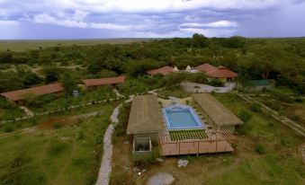 PrideInn Mara Camp & Cottages