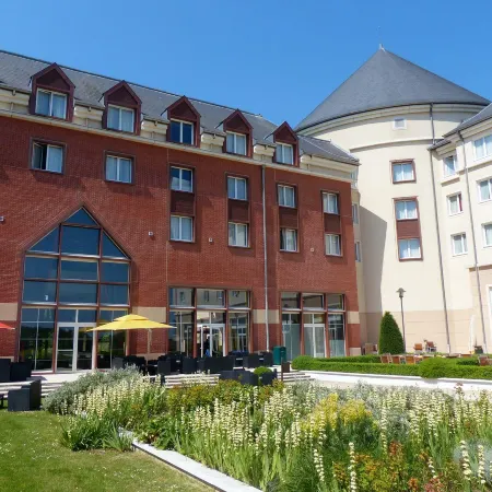 Grand Magic Hotel