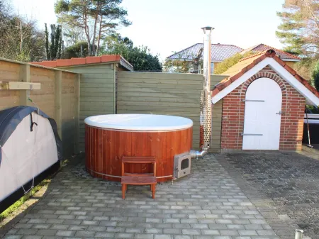 "Berglind" - 850m from the Sea