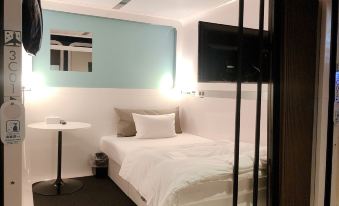 First Cabin Shinbashi Atagoyama