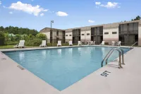 Days Inn by Wyndham Fayetteville-South/I-95 Exit 49 Hotels in Cumberland County