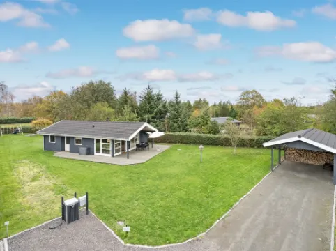 "Tayler" - 1.8km from the Sea