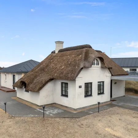 "Annelouise" - 100m from the Sea