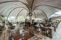 Kontiki Beach Resort