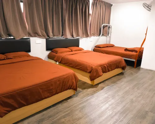 Bmw Hotel โรงแรมในมัวร์