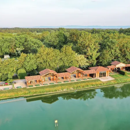 Domaine du Gouverneur, Hôtel, Restaurant & Golf Hotels in Ain
