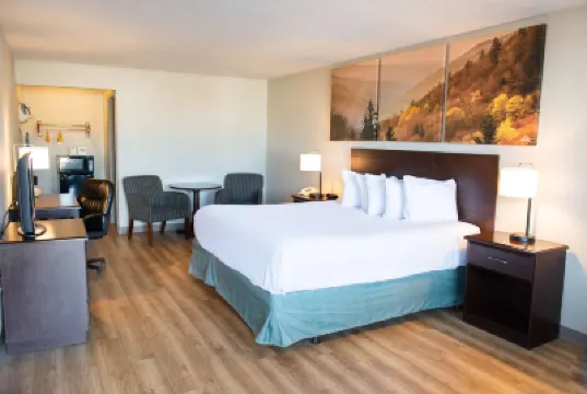 Days Inn by Wyndham Waynesboro Отели в г. 