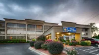 Best Western Plus Lower South End Hotels near Billy Graham Library