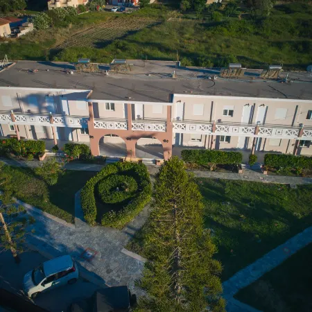 Odos Oneiron Tavronitis Bay