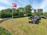 "Herbert" - 1km from the Sea