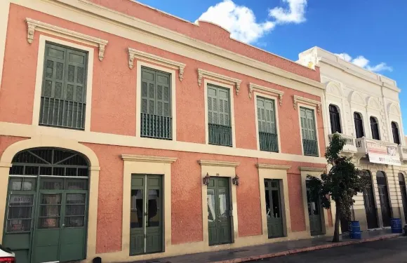 格拉迪奧拉斯 2201 酒店