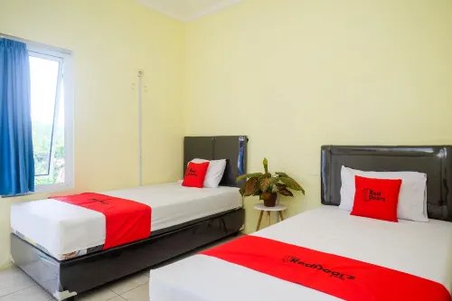 RedDoorz Near RS Permata Medika Ngaliyan Semarang