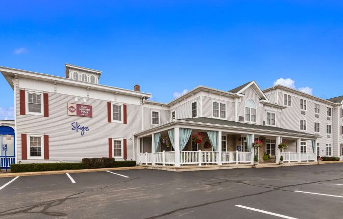 Best Western Plus Lawnfield Inn  Suites