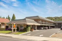 Super 8 by Wyndham Martinez Các khách sạn ở Martinez