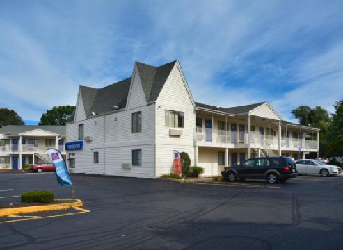Motel 6 Southington, CT - Hartford