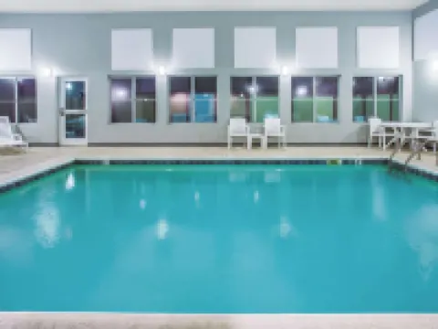 La Quinta Inn & Suites by Wyndham O'Fallon, IL - St. Louis Hotels in OFallon