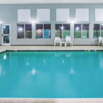 La Quinta Inn & Suites by Wyndham O'Fallon, IL - St. Louis