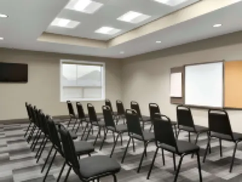 Days Inn & Suites by Wyndham Warman Hotels in Warman