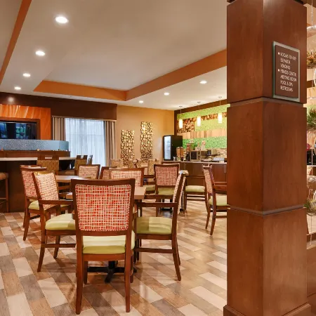 Best Western Plus Flatonia Inn