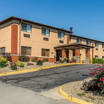 Quality Inn at Collins Road - Cedar Rapids