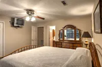 Creekfront Cabin Near Chattanooga with Hot Tub!