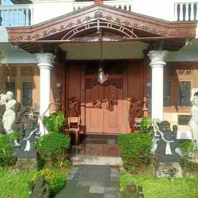 Rumah Pesik Art & Heritage Hotel Exterior