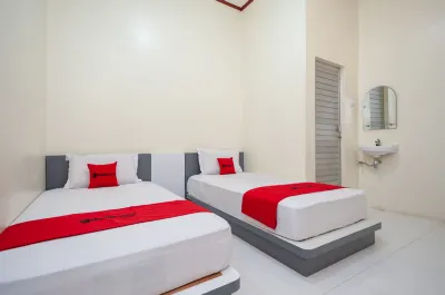 RedDoorz Syariah Near RS Tentara Solok Hotel dekat Gentara Cell