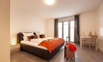 Hotel & Boarding House Schlosserwirt - Housity