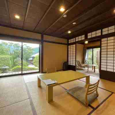 大原温泉 旅館 芹生 Rooms