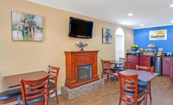 Days Inn by Wyndham Canton